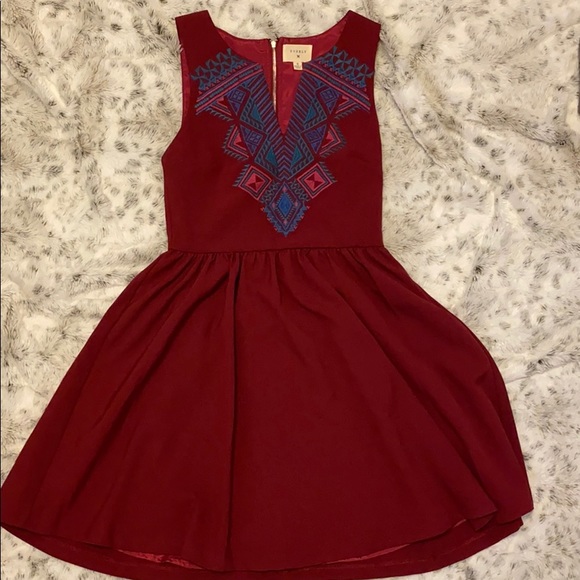 Embroidered cocktail dress - Picture 1 of 2